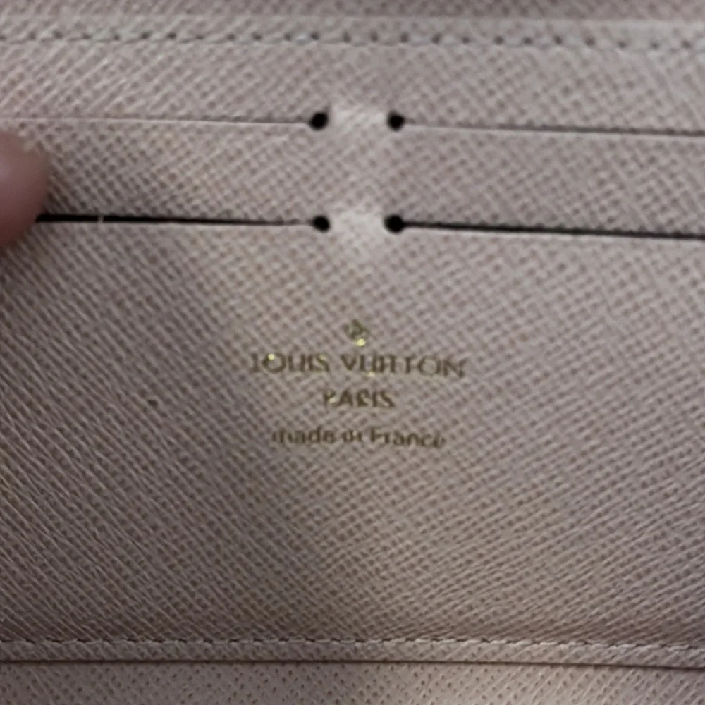 Louis Vuitton Damier Azur Clémence Wallet - Cream and Gray - Picture 4 of 5